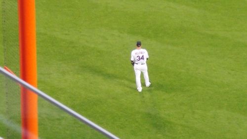 pelfrey warms up.jpg